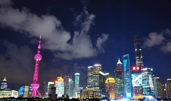 中国“最大”经济城市，海外游客100万人次以上，国内游客无法算
