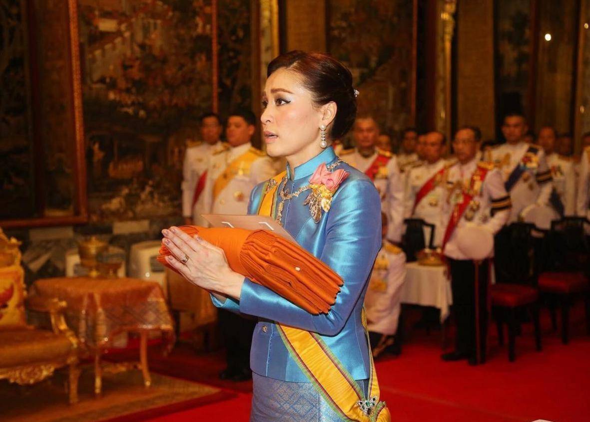 泰王新添2宠妃,美貌侍女上位,皇后却失踪_手机搜狐网