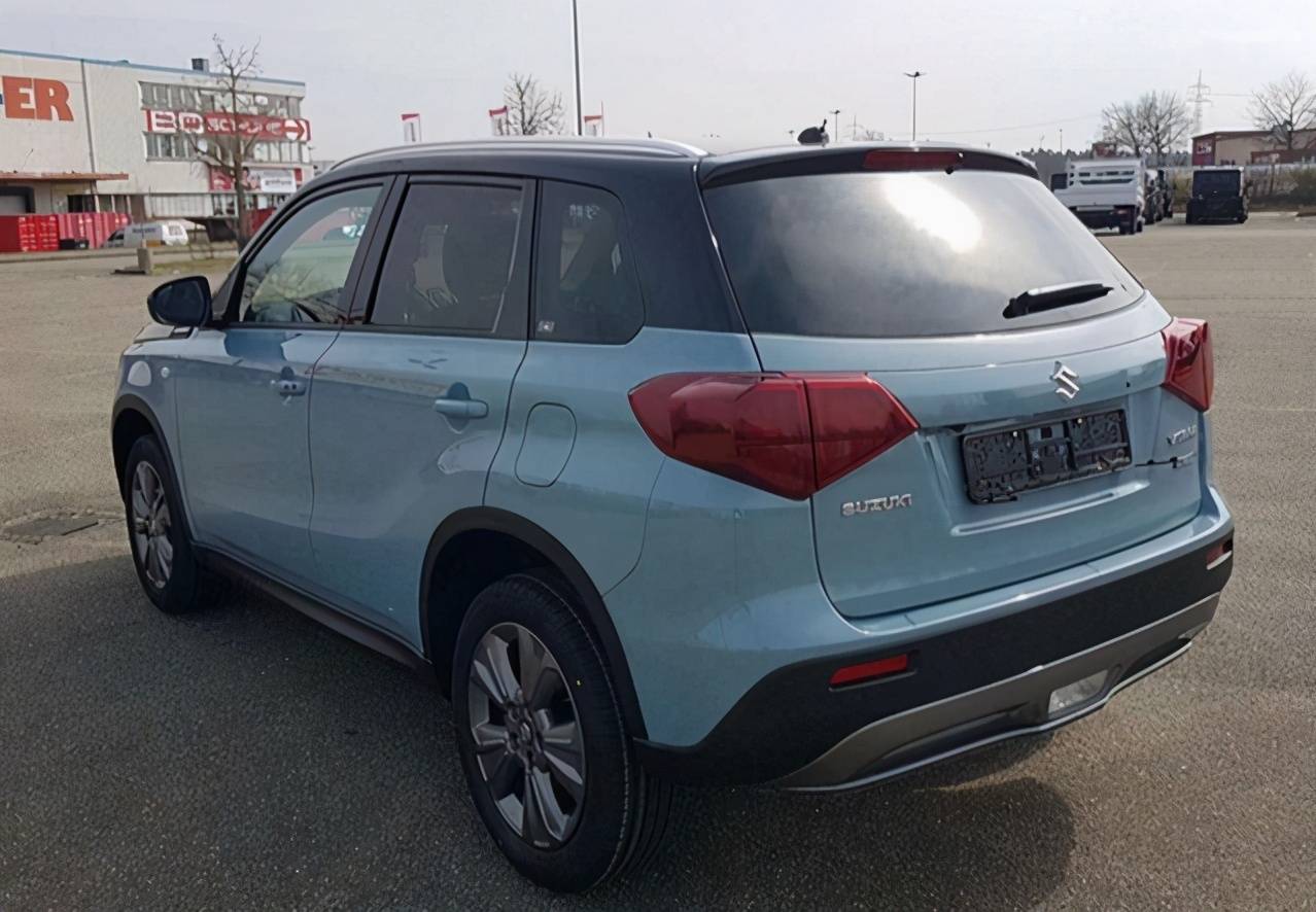 铃木10万级suv来袭14t引擎cvt新款维特拉比缤智帅气