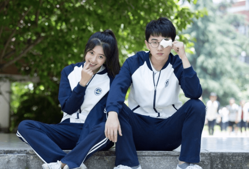 陈小希和陆杨在一起了?沈月与孙宁手牵手甜蜜出游,像极了偶像剧