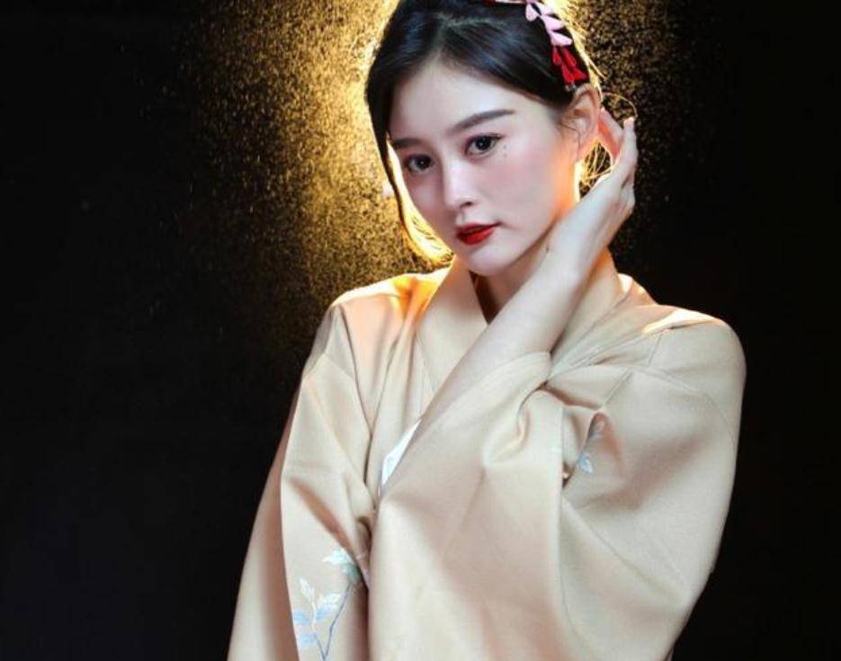 原创海航校花170cm45kg的体重她把美丽与努力诠释得淋漓尽致