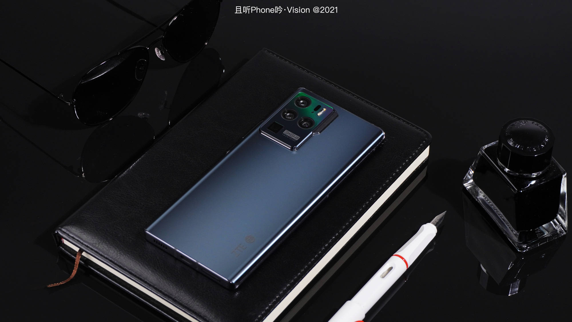 中兴axon30 ultra上手图赏:质感出众,颜值你给打个分?