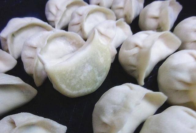 简单的早餐煎饺 b8ddba46b0834cc5b0616256ec0b5bfd.jpeg