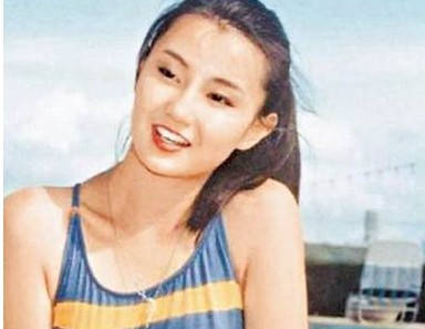张曼玉：从“花瓶”到国际巨星，美人从不会迟暮
