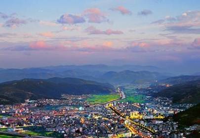 作为一个山地省份，云南怎能没几个地名带“山”的城市呢？