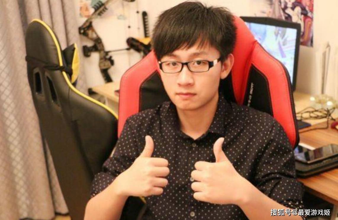 狙神陈子豪化身自来水?沉迷生死狙击2,水友:没开服就在蹲点!