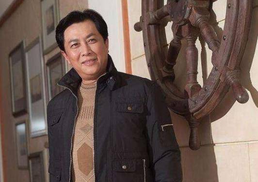 孙涛的父亲在报纸上读到唐国强的话后很生气,死于心脏病.