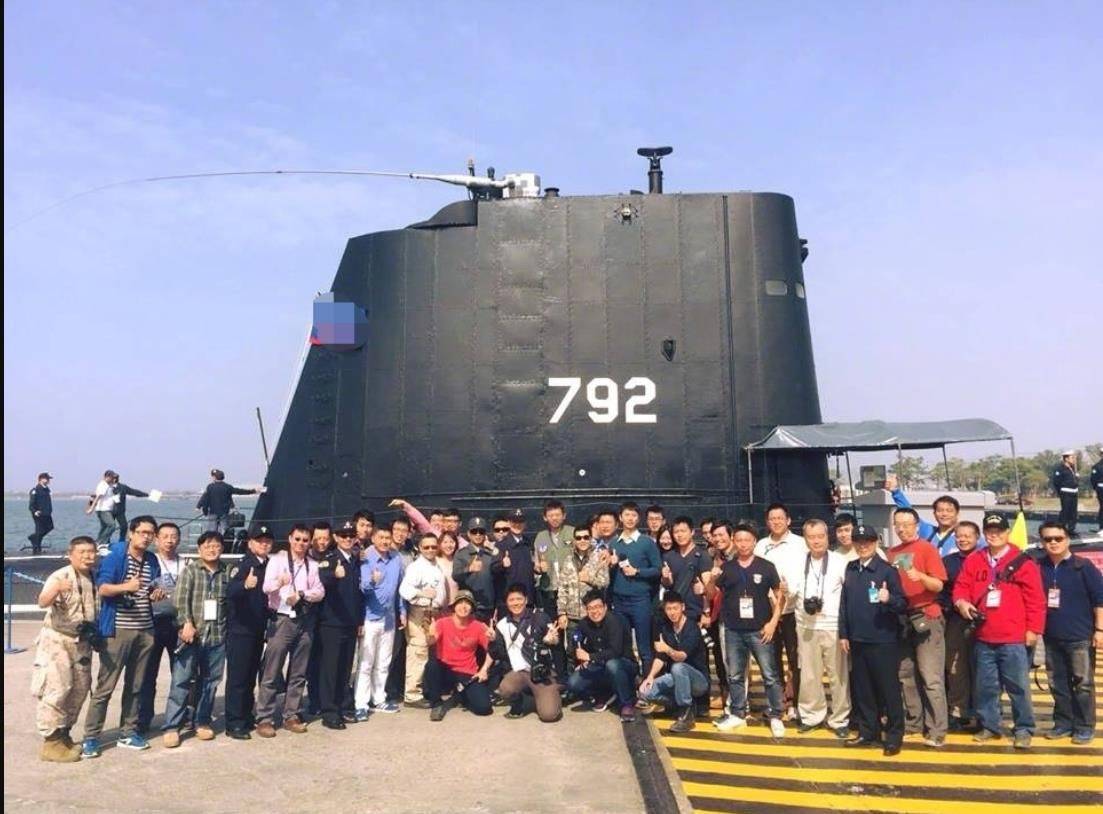 class)舰队型远洋潜艇,"丁鲷"级是美国海军在二战末期建造的潜艇,一共