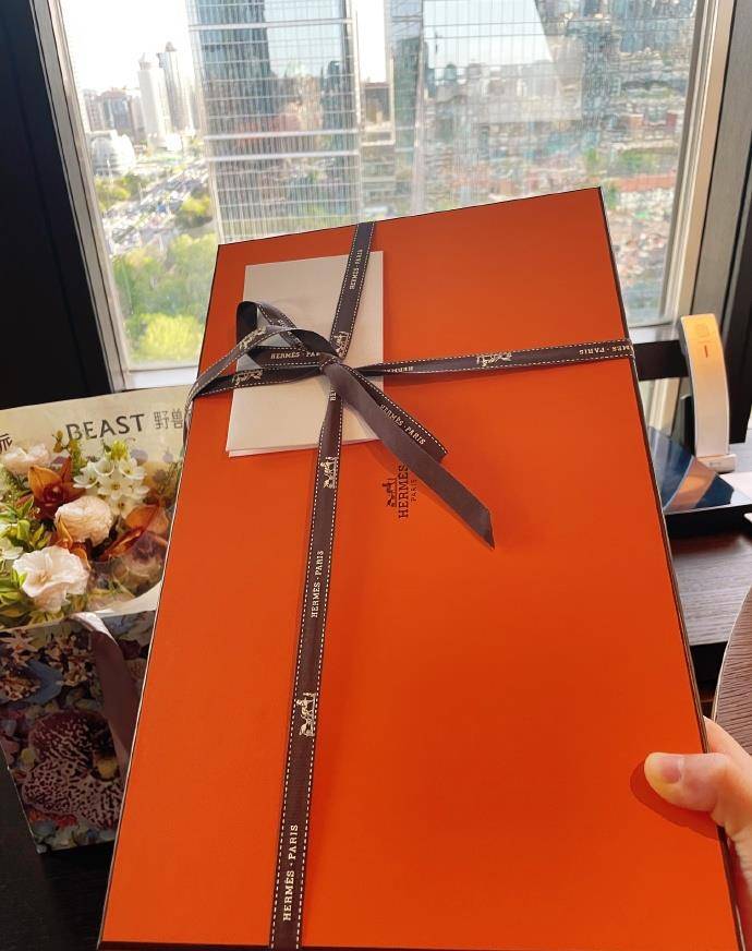 一索得女杜淳提婴儿篮带新生儿检查送贴心大礼犒赏太太王灿