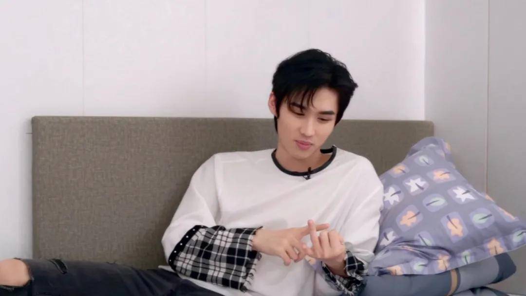 原创创造营心机男李嘉祥赞多像严父我很羡慕刘宇