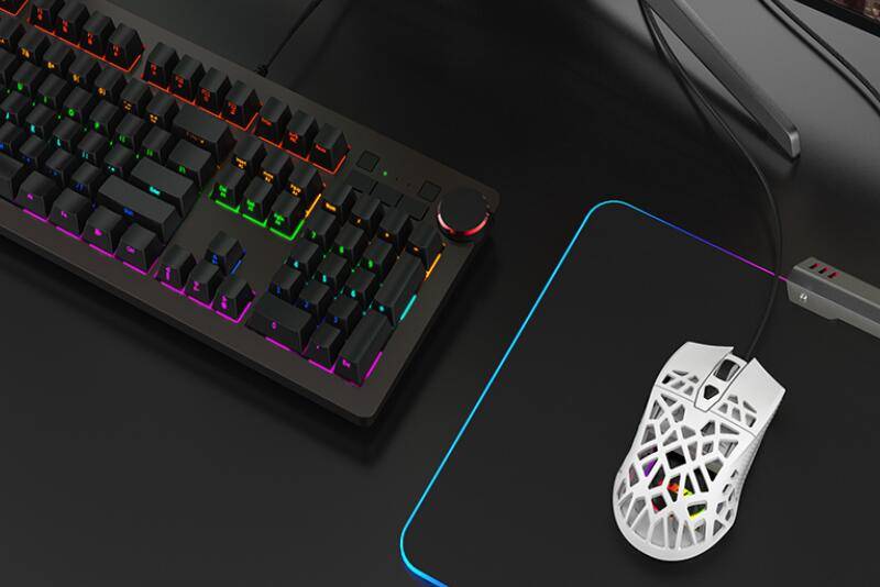 将北京鸟巢元素融入鼠标，这款轻量化设计的洞洞鼠有点不一样