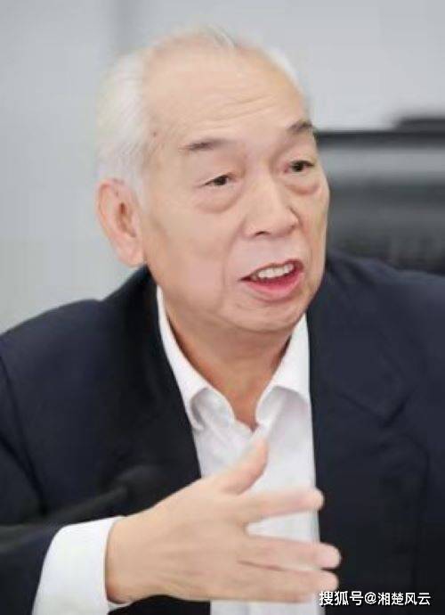 原创邓亚萍恩师张燮林经历地上练球父母反对技校师傅不知他打球