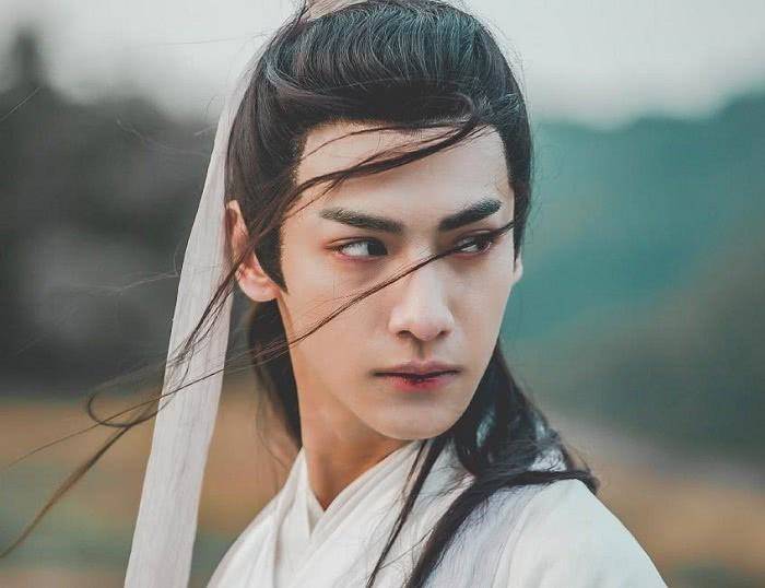 长得丑非要演绝世美男的演员！冯绍峰已很勉强，最后一位笑出猪叫