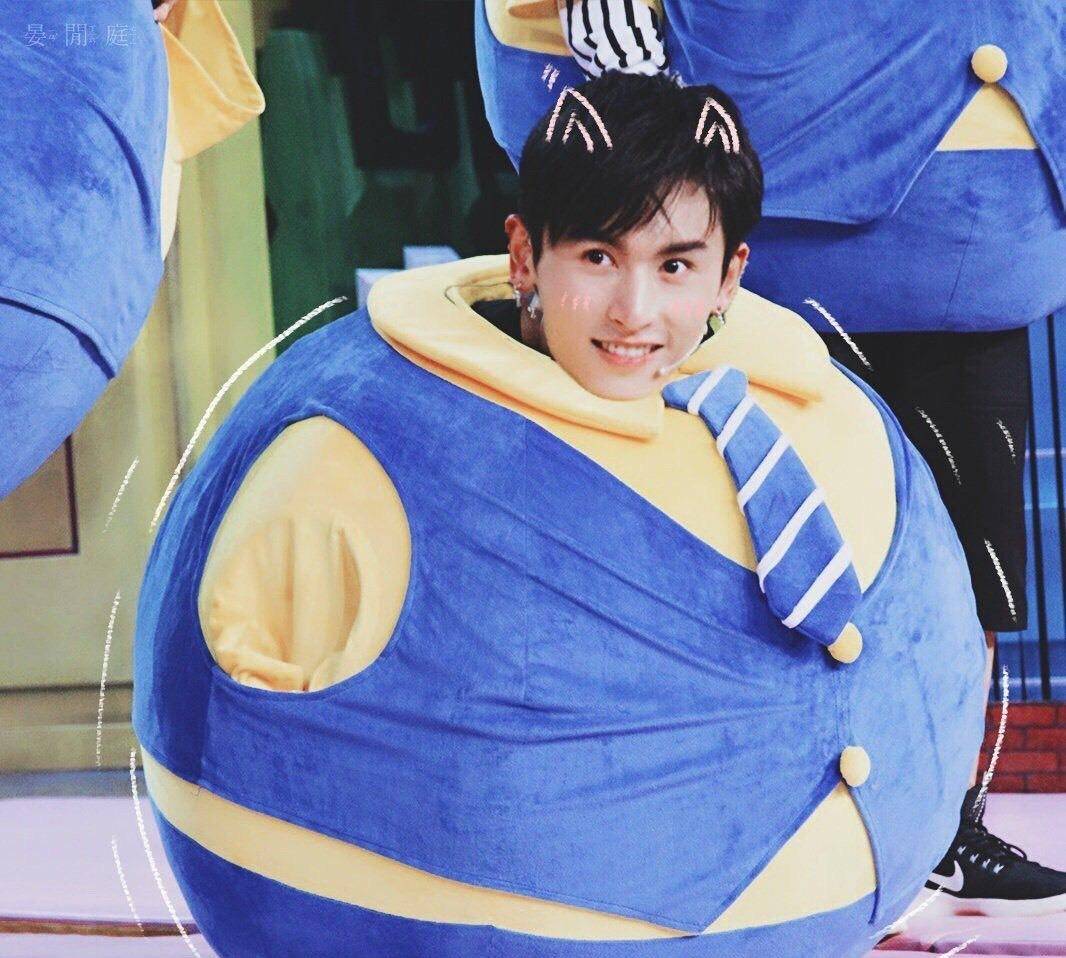 张哲瀚—可帅可美,可盐可甜,花期限定,爱你不限定