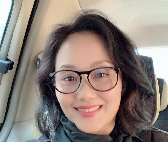 女儿是奥运冠军,儿子是当红明星,55岁的她才是真正人生赢家_李颖