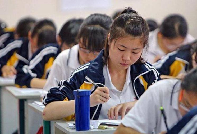 中小学生迎来好消息 12年义务教育要开始了 教育部回应振奋人心 教育 中国启蒙教育