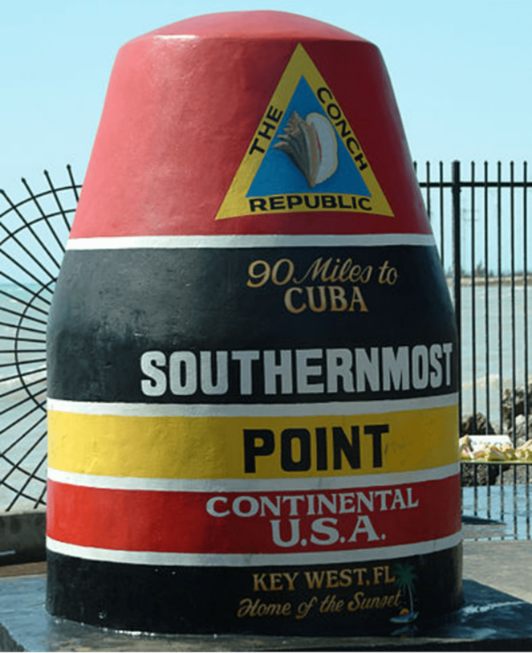 原创海螺共和国专注捣乱40年用面包挑起了持续仅一分钟的战争