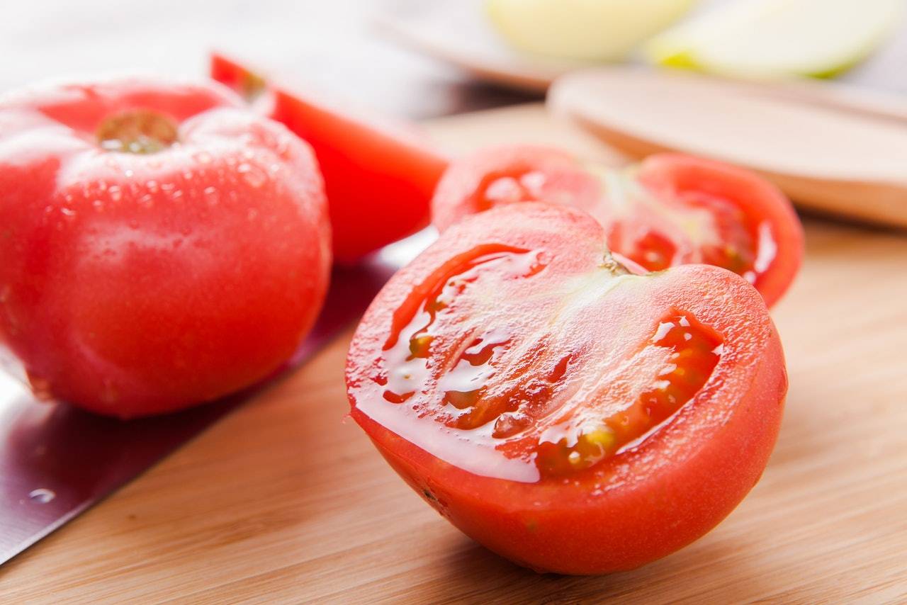 西红柿如何切，怎样切块和切片？教你正确方法，西红柿完整不流汁 - 知乎
