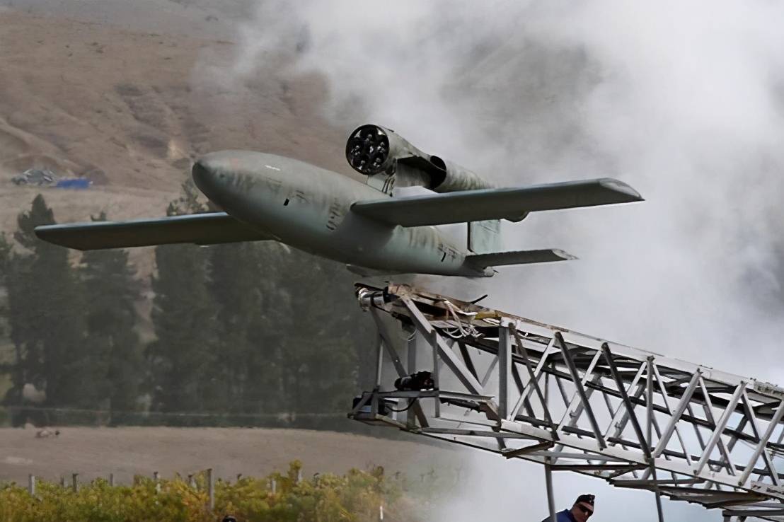 巡航导弹的鼻祖,二战中一款超越时代的复仇武器,德军v1型导弹_德国