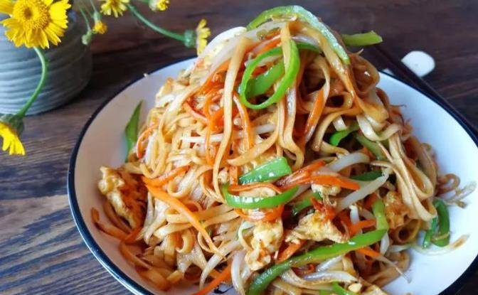 在家怎么炒面皮 92ed906cfcfe4a4cabe4aae90c975953.jpeg