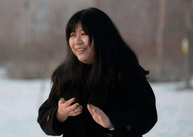 刘二萌露脸的照片真实 9b4d68d5ecf6431699cedf2e5ce7ff8a.png