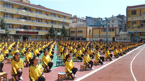 昆明龙泉育才学校图片