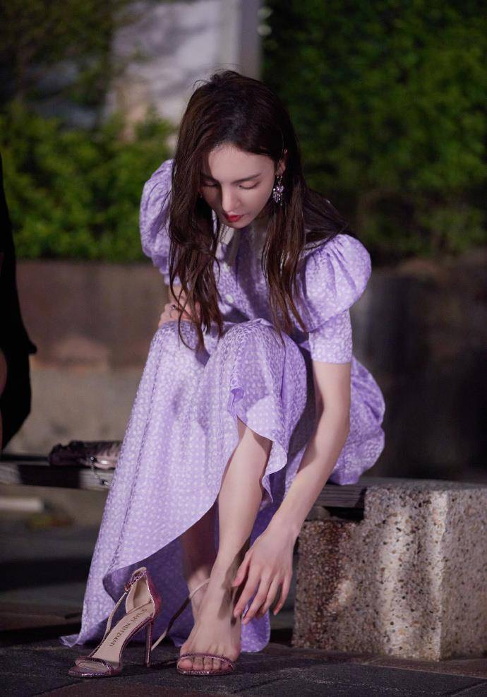 女儿们的恋爱金晨穿上约会裙美成初恋难怪都替张继科惋惜