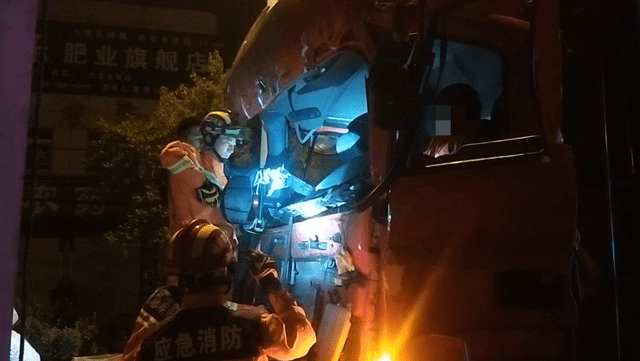 还有这辆小轿车_颍东区