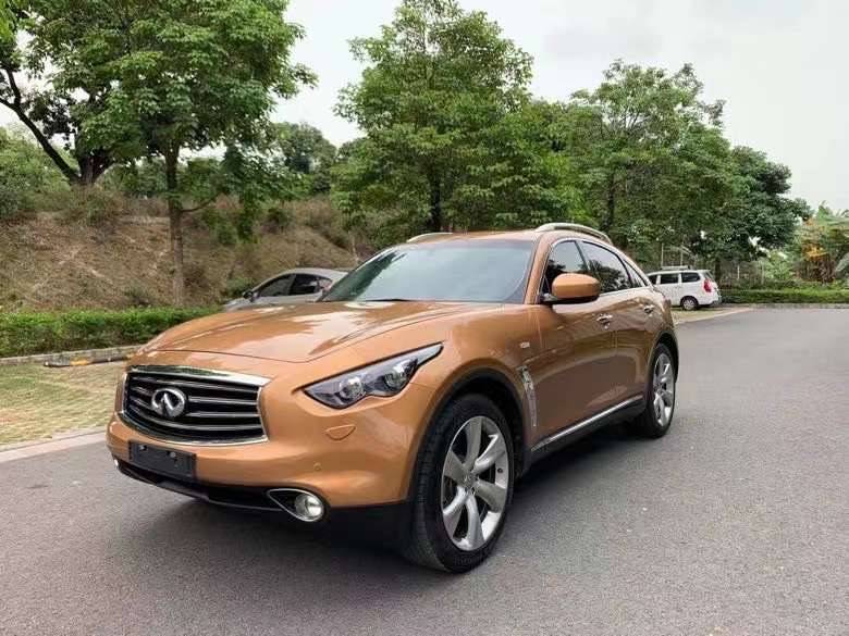 小伙15万提英菲尼迪fx35送老父亲,做人贵在有孝心!