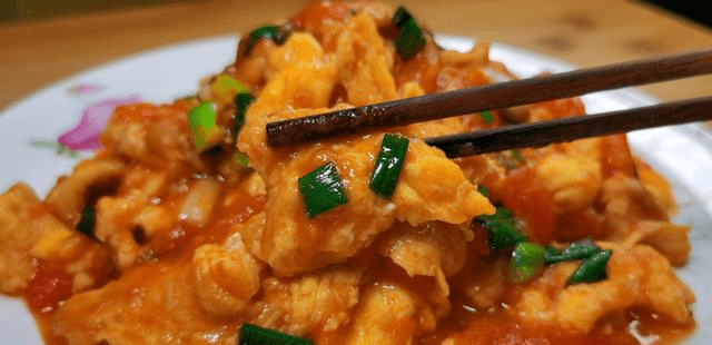 番茄炒鸡蛋怎样炒才嫩视频 0bc927bdb9f64b96a7bdb4fb0d504067.png