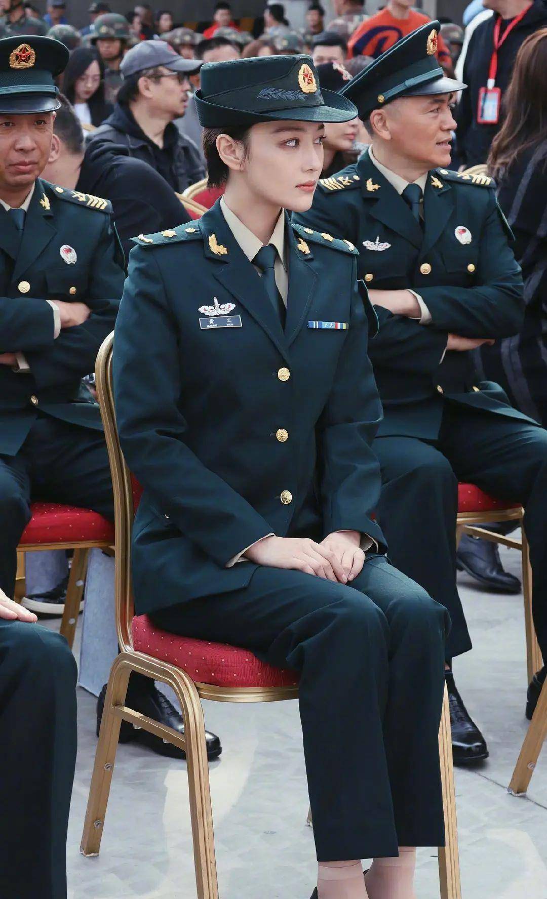 新婚军嫂去部队探亲