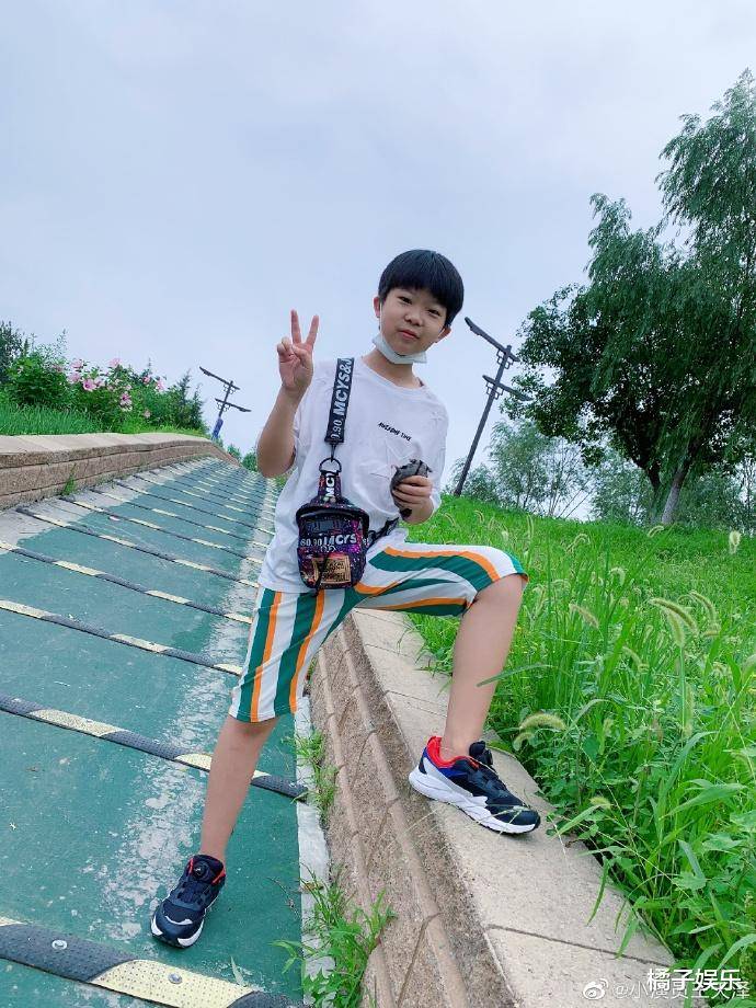 还记得《我的前半生》里的冷佳清吗?他现在长这样