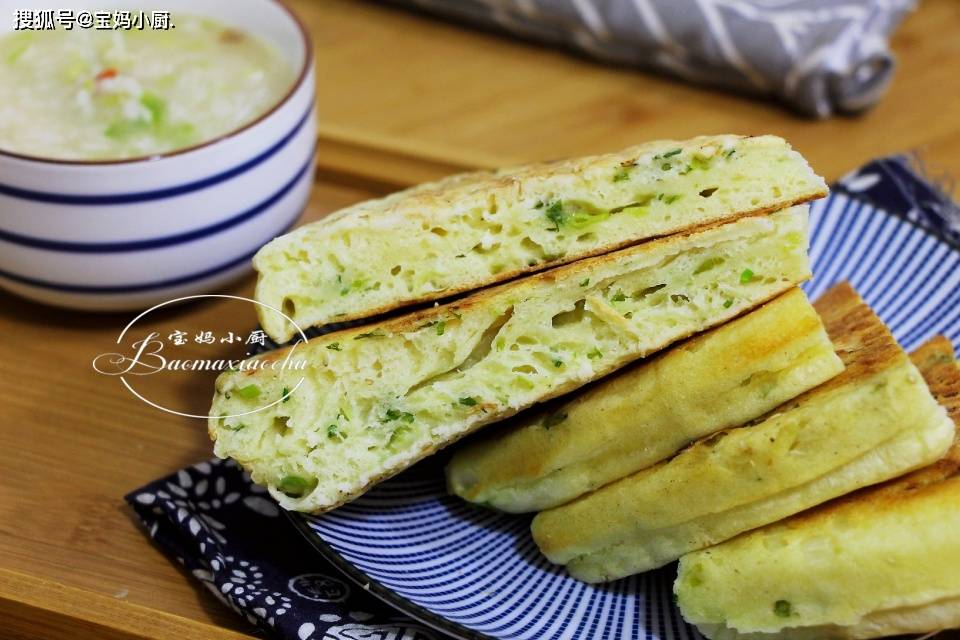 原创
春季早餐吃这饼,比面包受欢迎,暄软有营养,几分钟就出锅,真香