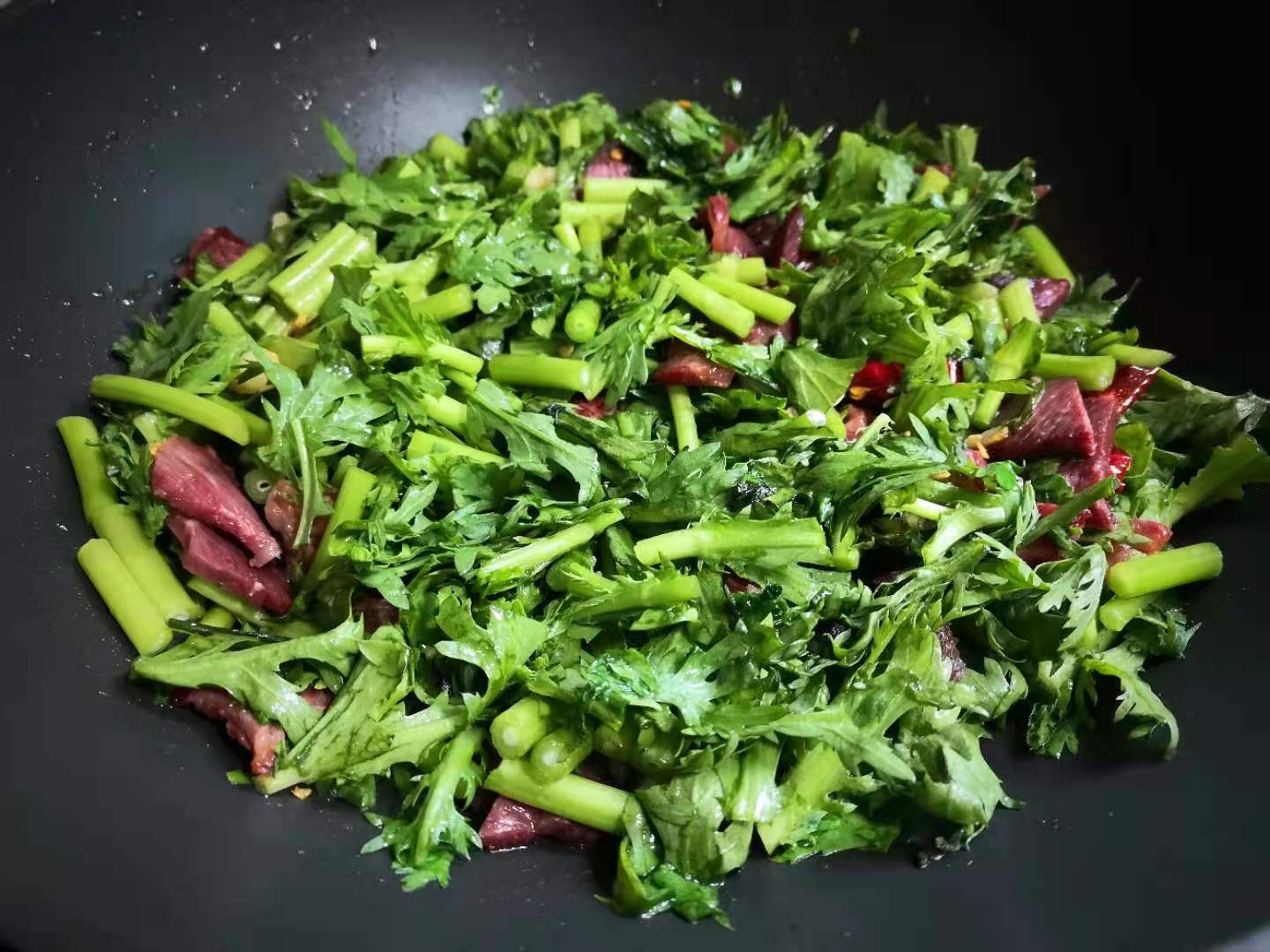 原创
春天最该吃的蔬菜,天然“养肝菜”,和牛肉简单一炒,营养又滋补