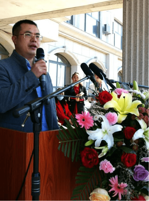 最后由中国教育家大会秘书长,创新教育集团总裁胡振宇上台讲话,胡总