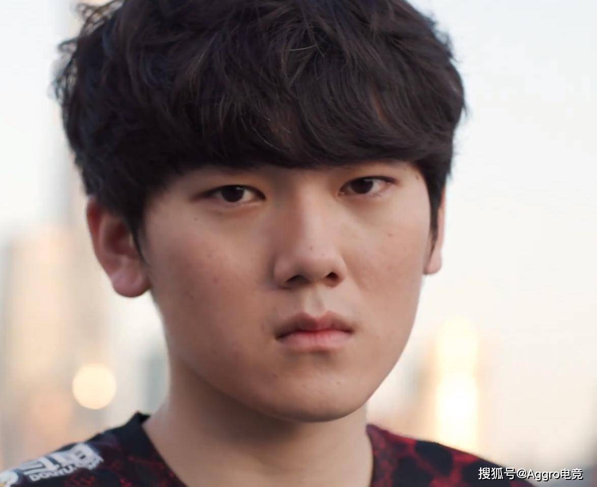 原创lpl阿水"社死"现场!开播曝光搜索记录:求姻缘该去哪个寺