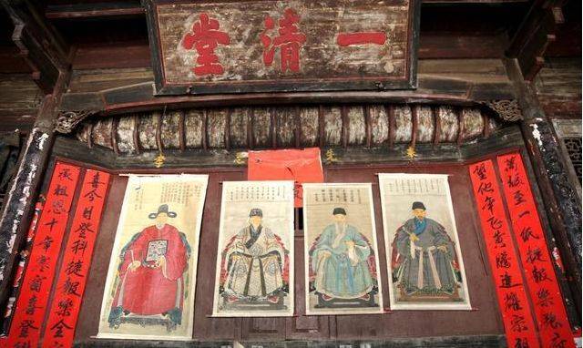 人考中状元直接请假回家,却被船夫的对联难住,百年后船工对出_罗洪先