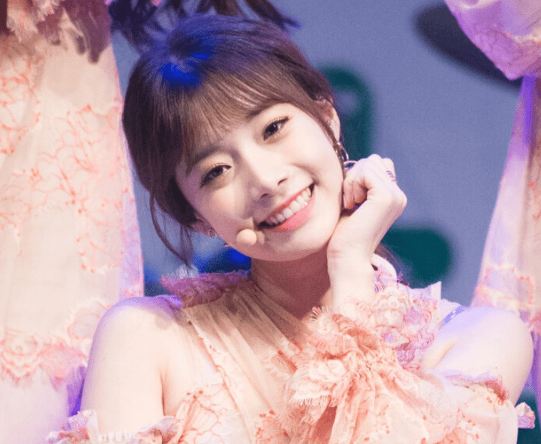 原创23岁女星自称遭队友霸凌反被揭发私生活混乱整容前照片也曝光