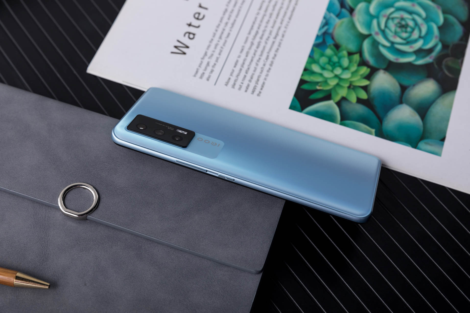 运行流畅画面效果更加精致iqooneo5游戏体验让人惊喜