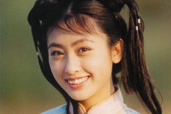 她是回族第一美人 与大25岁张铁林同居多年 今生活过得如何 麦雅琦