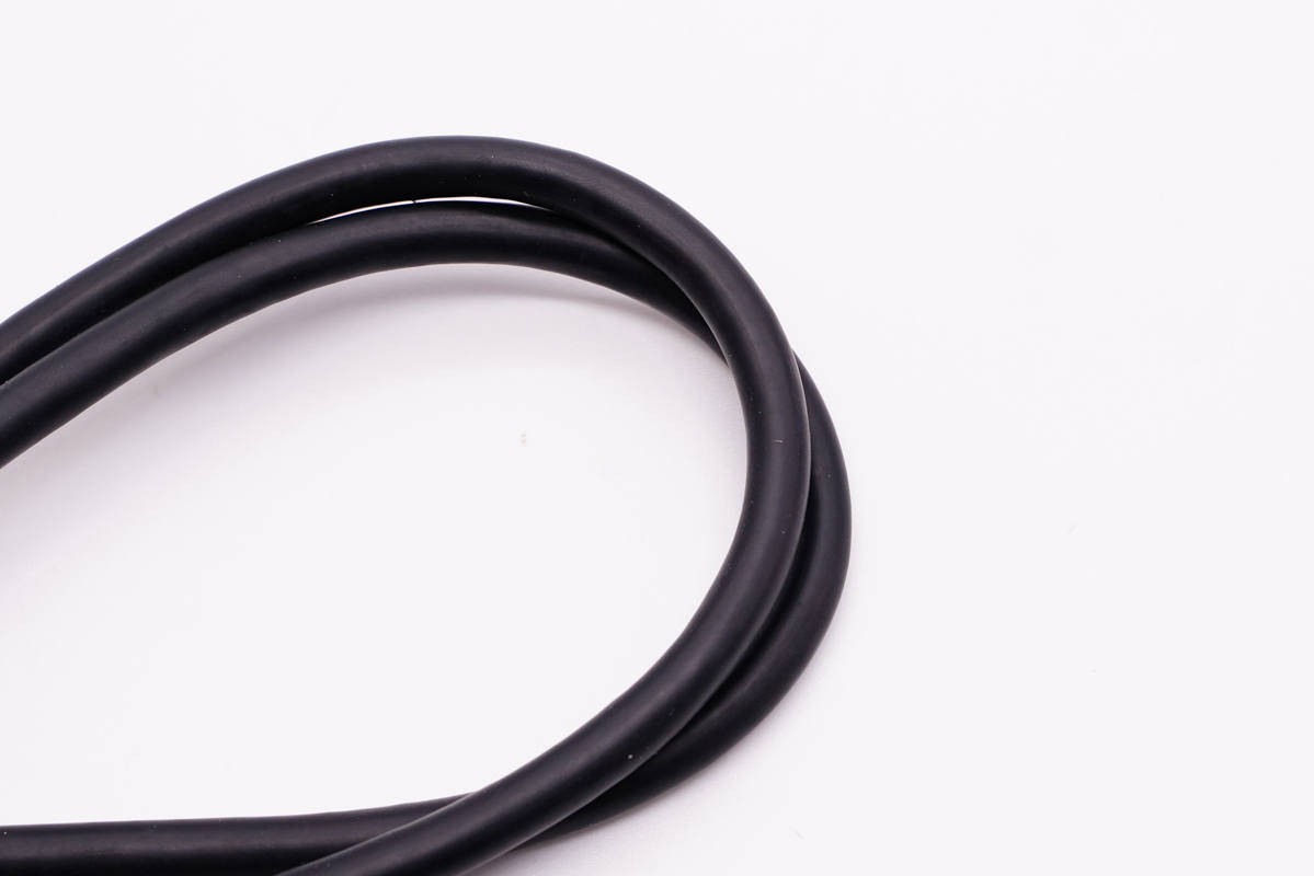 内置|讯光电子0.8米USB4数据线拆解，内置赛普拉斯控制器