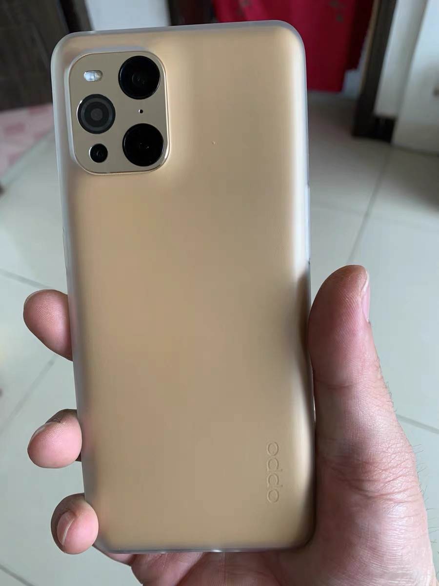 没想到华为官方自己不小心泄露了华为p50真机图!