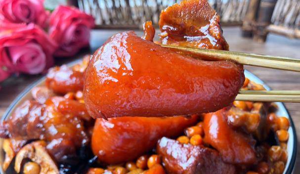 猪脚怎么炖好吃又香不油腻 b49827448dcf4bcd8280c30637081dd6.jpeg