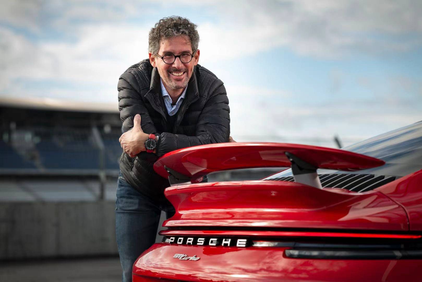 包时间产品线副总裁王礼思(frank-steffen walliser)来为我们进行解答