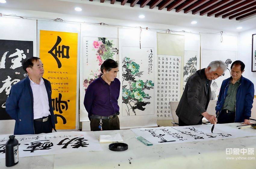 著名书法家郭志强现场挥毫泼墨 !_书画