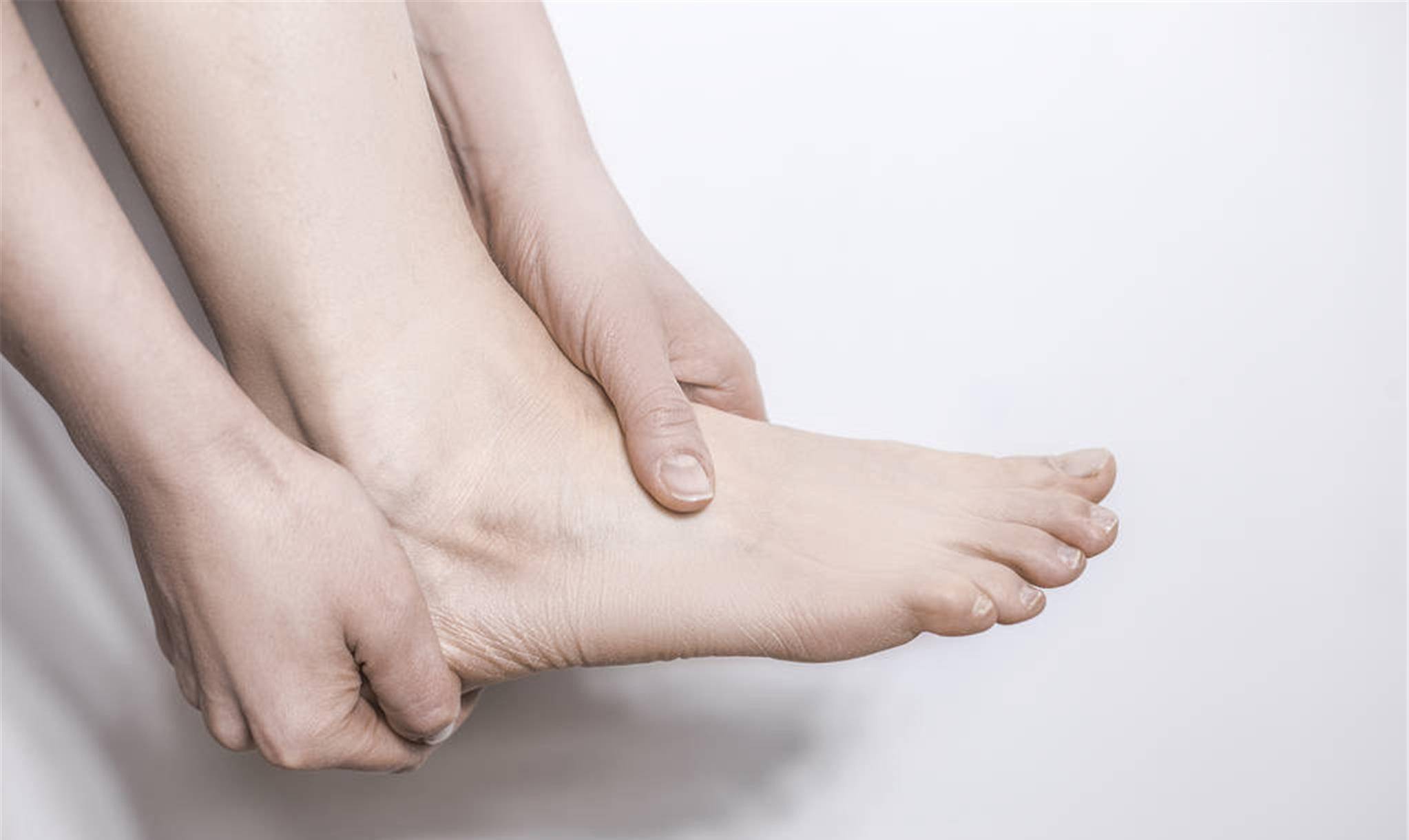 血糖高有什么症状表现会脚痛吗 3a7438ce70fe4e93a847a15148ac4e76.jpeg