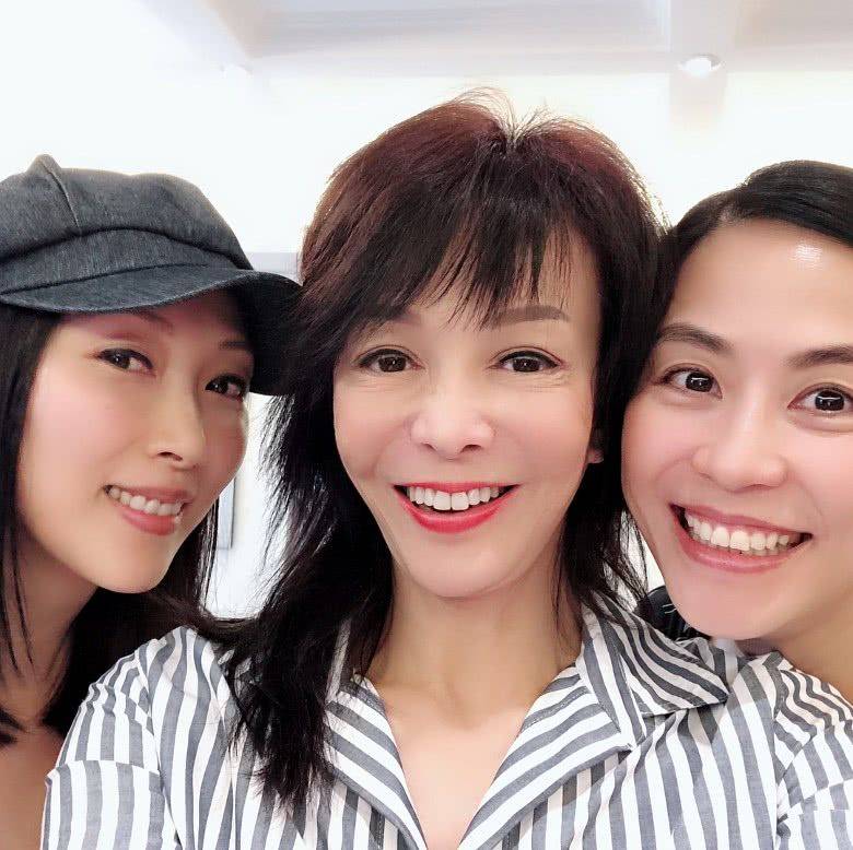 原创奇女子顾纪筠曾经是奥运会主持人携夫出游富豪老公满头白发