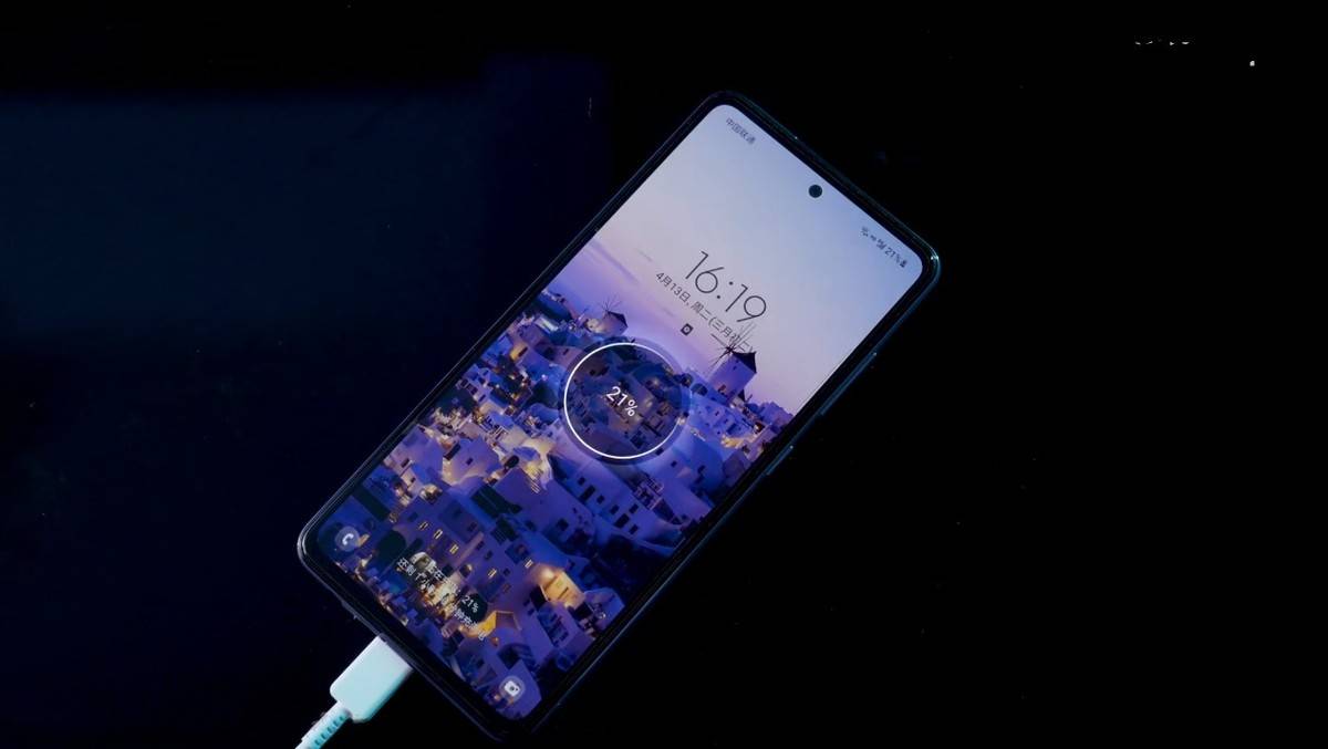 当然除了以上这些亮点外,三星galaxy a52 5g在其他基础硬件上也有非常