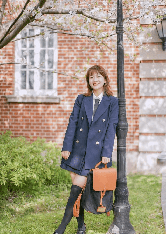 可爱女生穿jk服 12dcd67e3e4b45a7b9c4fff398fcd681.png