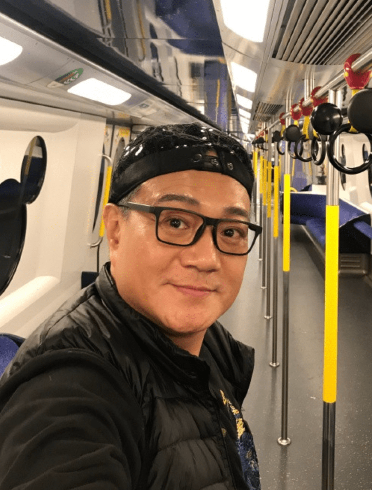 tvb绿叶鲁振顺筹办婚事已看中72万钻戒自揭与57岁女友在备孕